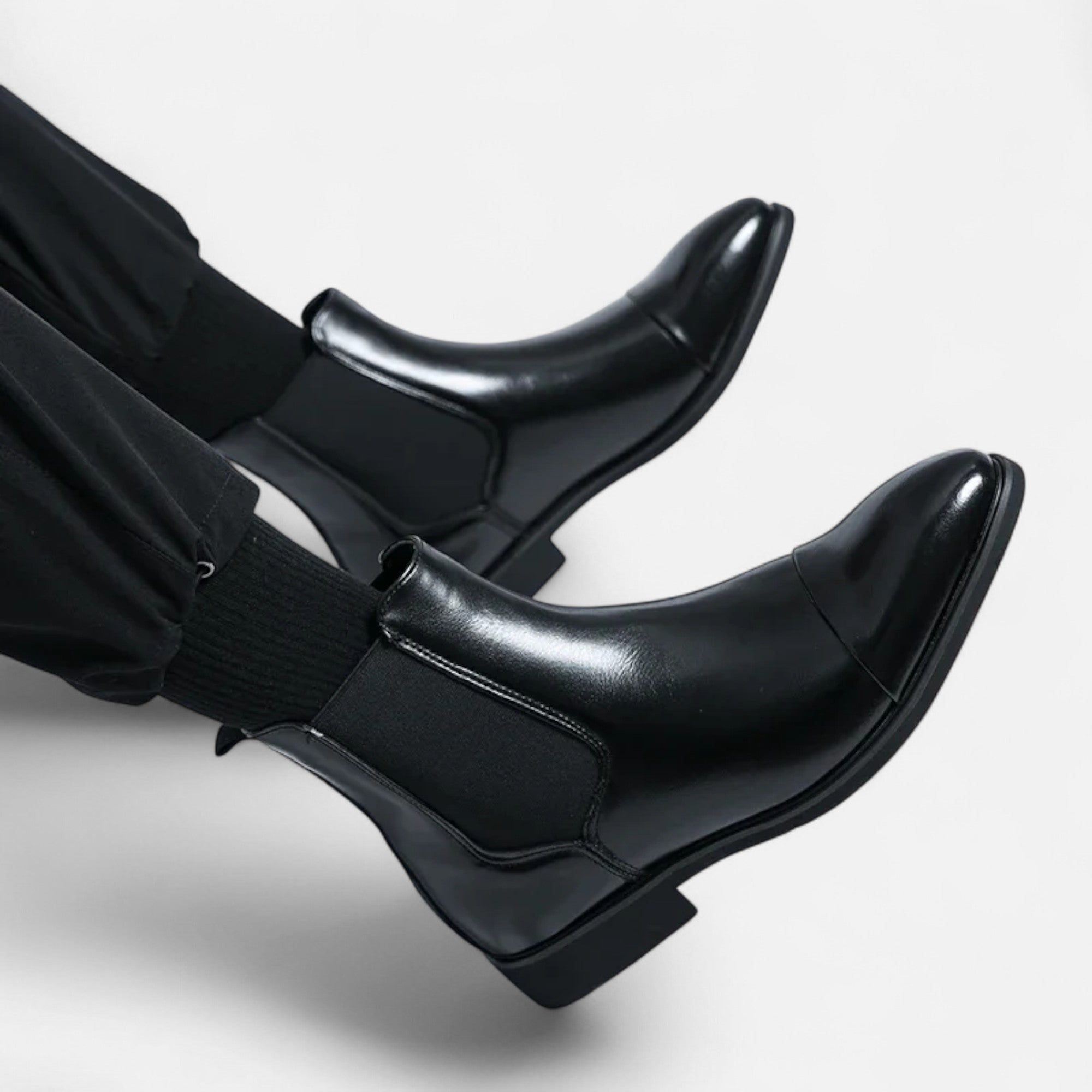 Maison Dresson | Men’s Chelsea Boots in Polished Noir with Red Sole
