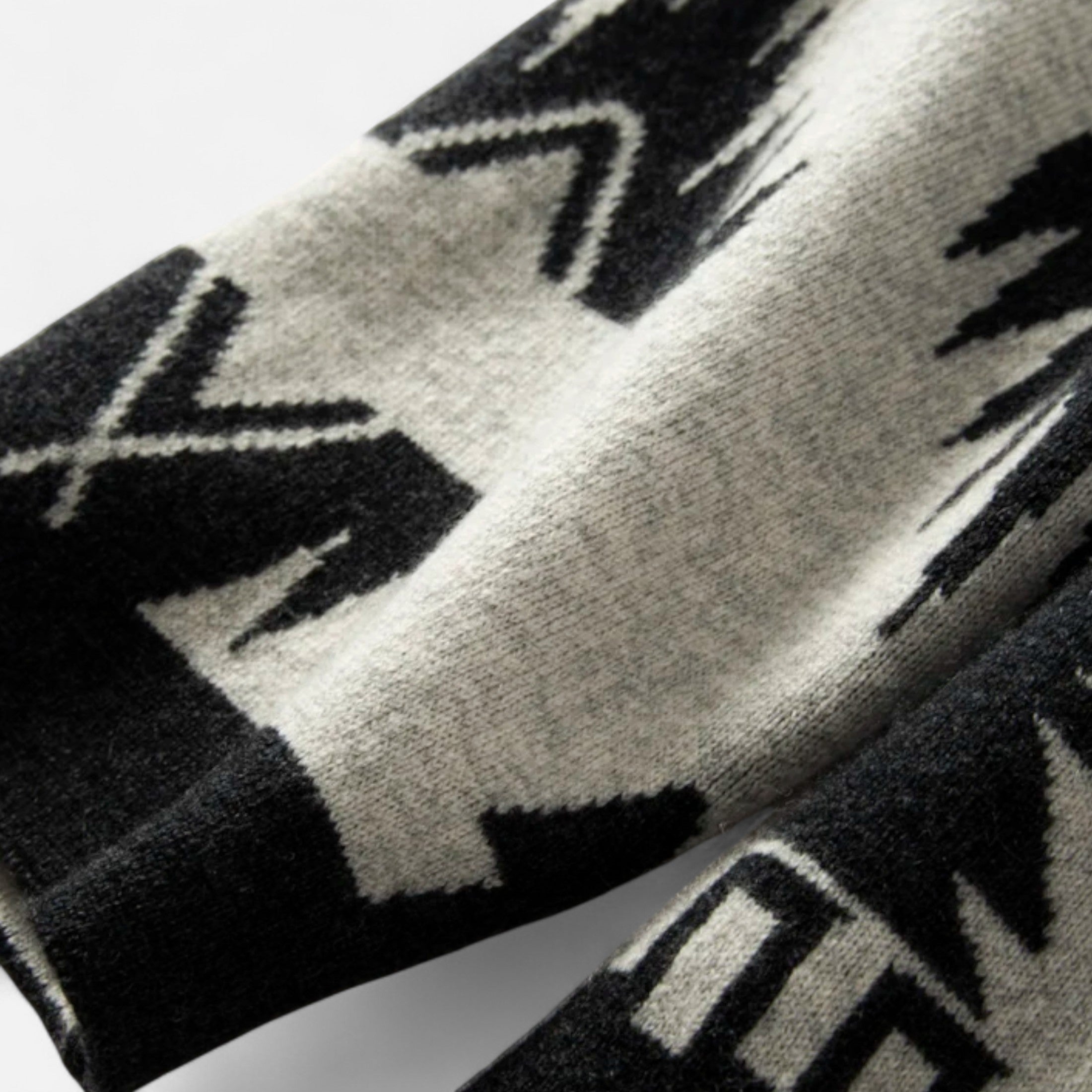 Maison Dresson | Women’s 100% Cashmere Tassel Cardigan – Vintage Jacquard Elegance