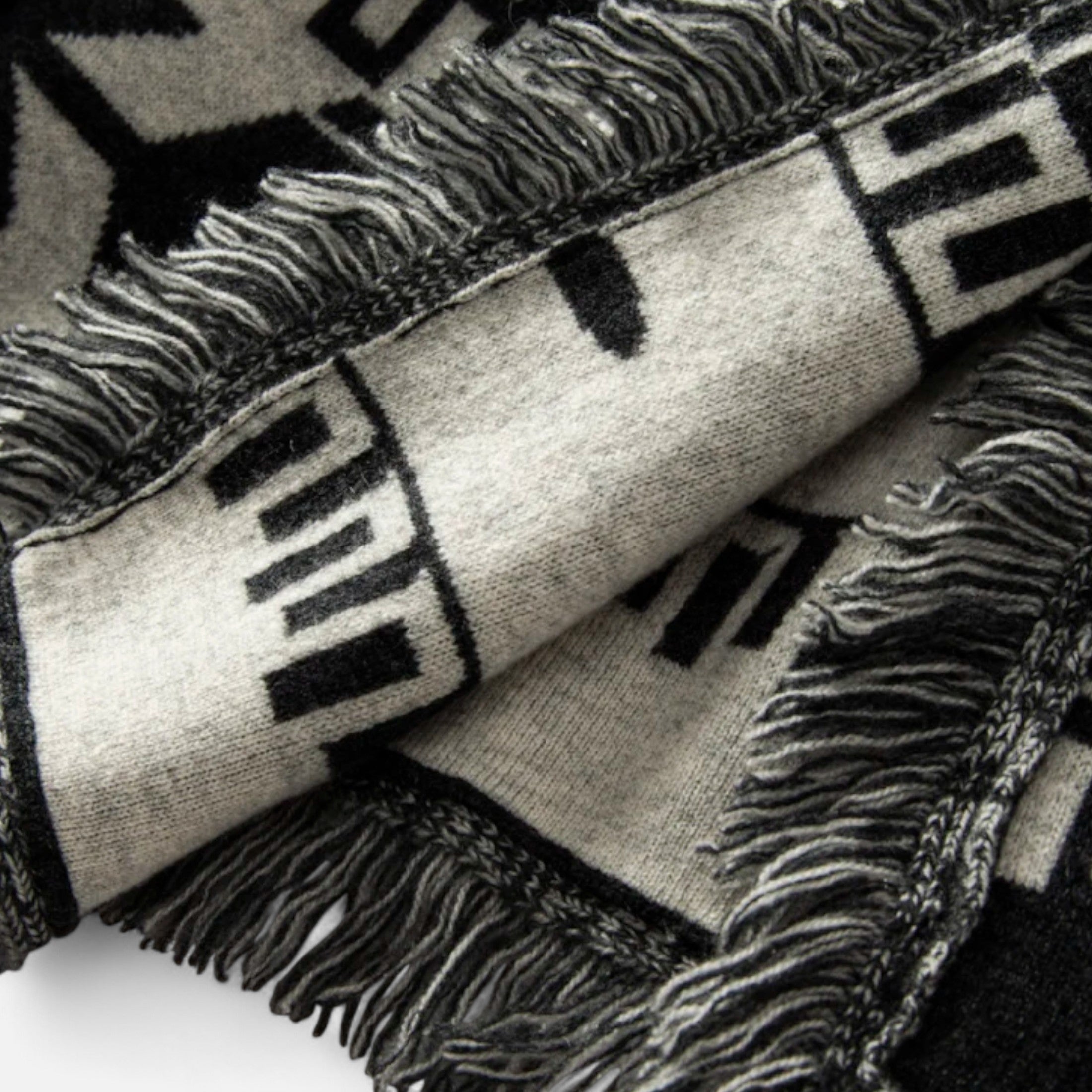 Maison Dresson | Women’s 100% Cashmere Tassel Cardigan – Vintage Jacquard Elegance